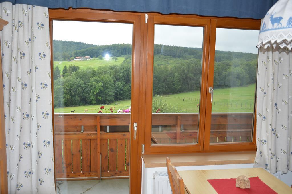 Biobauernhof Wolf-Hof Appartement Pressbaum Kamer foto