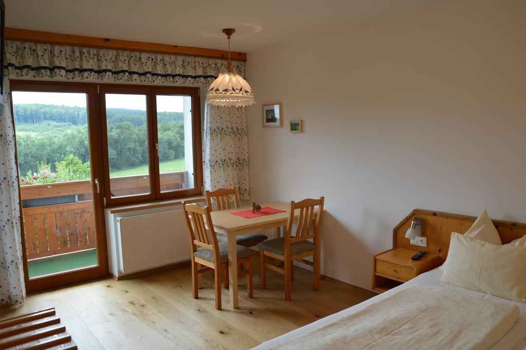 Biobauernhof Wolf-Hof Appartement Pressbaum Kamer foto