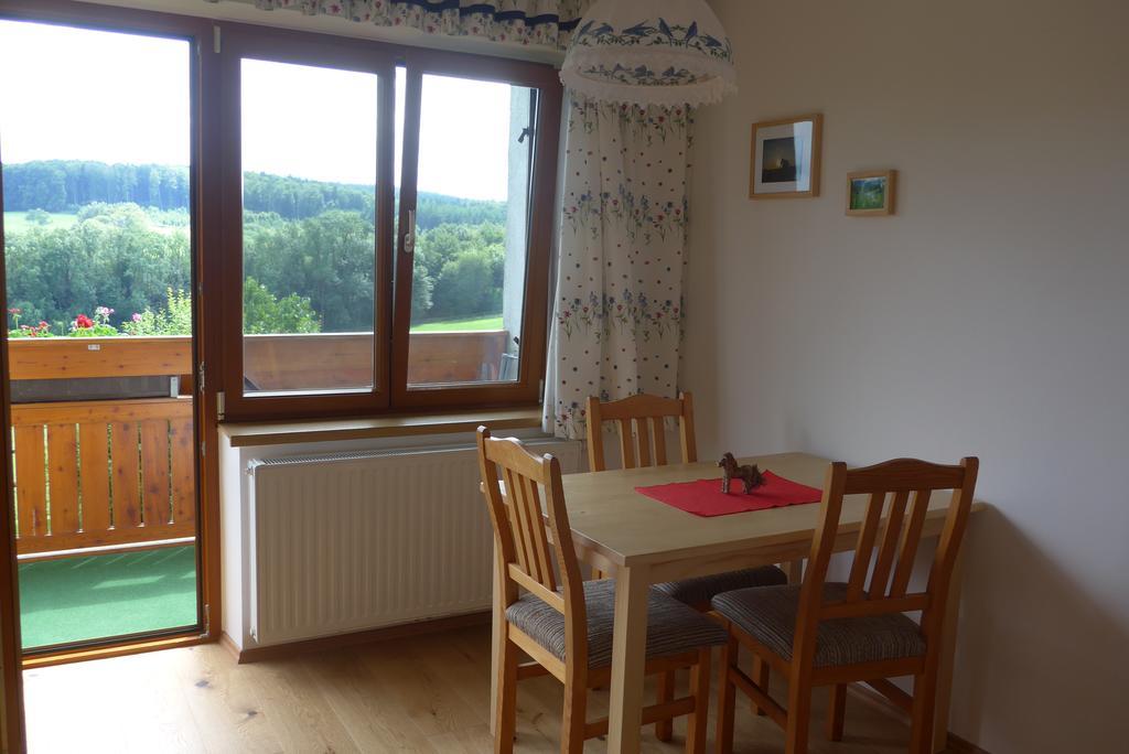 Biobauernhof Wolf-Hof Appartement Pressbaum Buitenkant foto